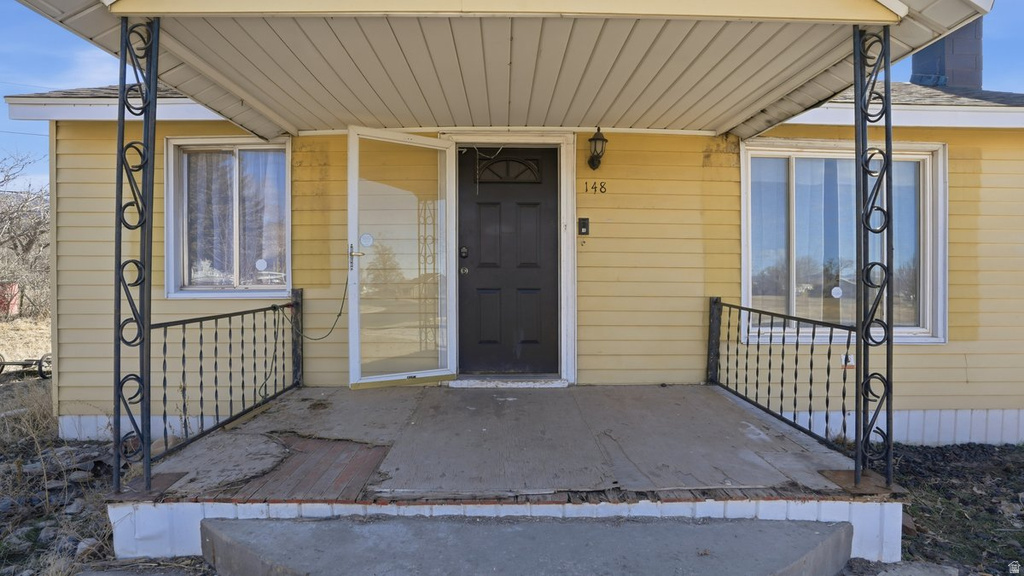 148 S GRASSY TRAIL DR East Carbon, UT 84520