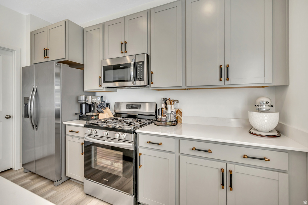 157 E PARADE AVE Saratoga Springs, UT 84045