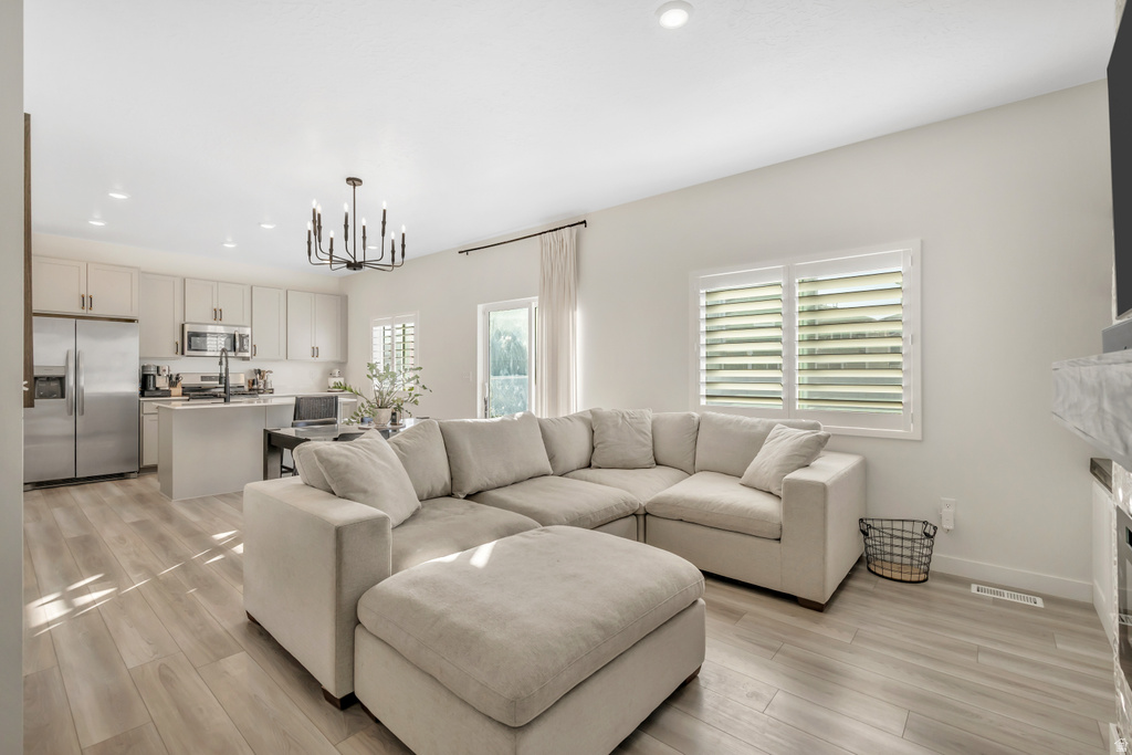 157 E PARADE AVE Saratoga Springs, UT 84045