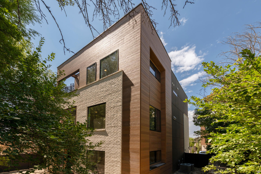 4445 S HOLLADAY PARK LN Holladay, UT 84124