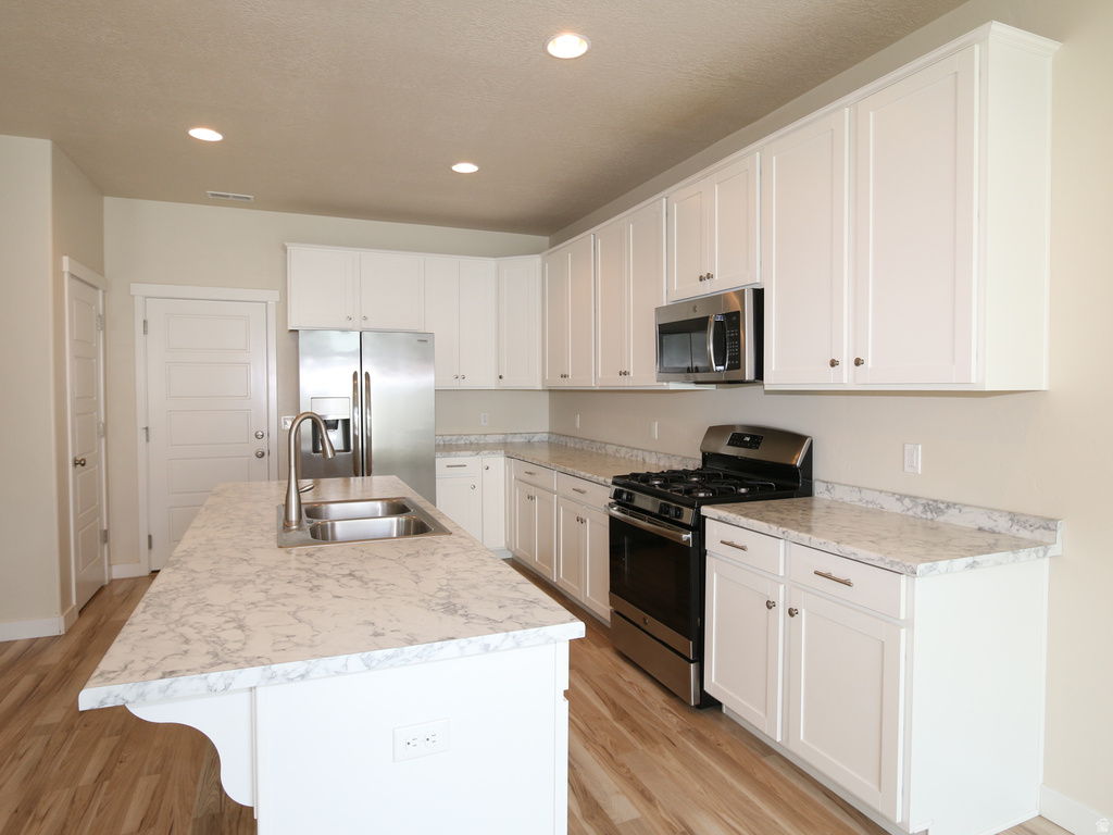 1874 W PARKVIEW DR Syracuse, UT 84075