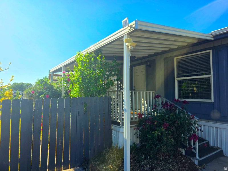 1025 N 300 W photo 2