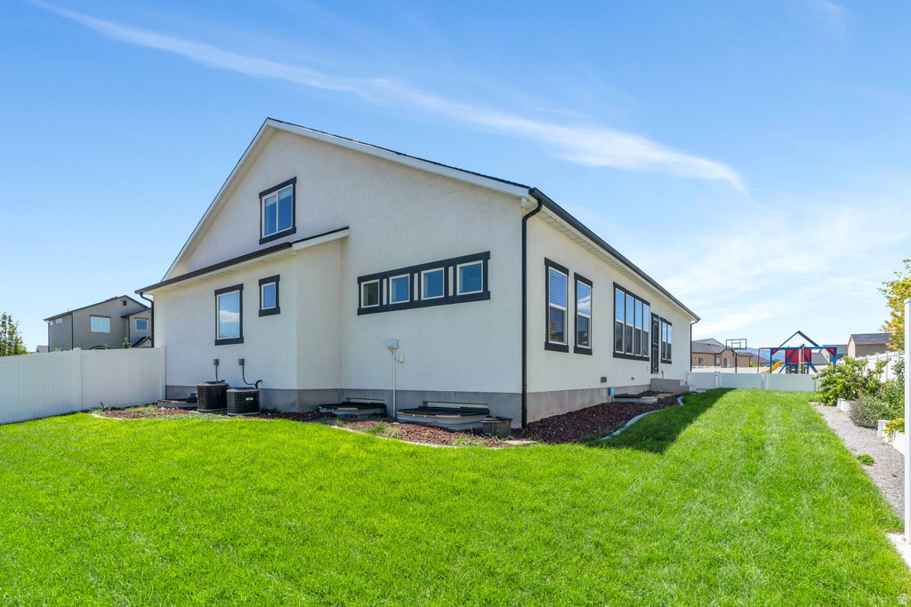 583 E PARKER PL Vineyard, UT 84059