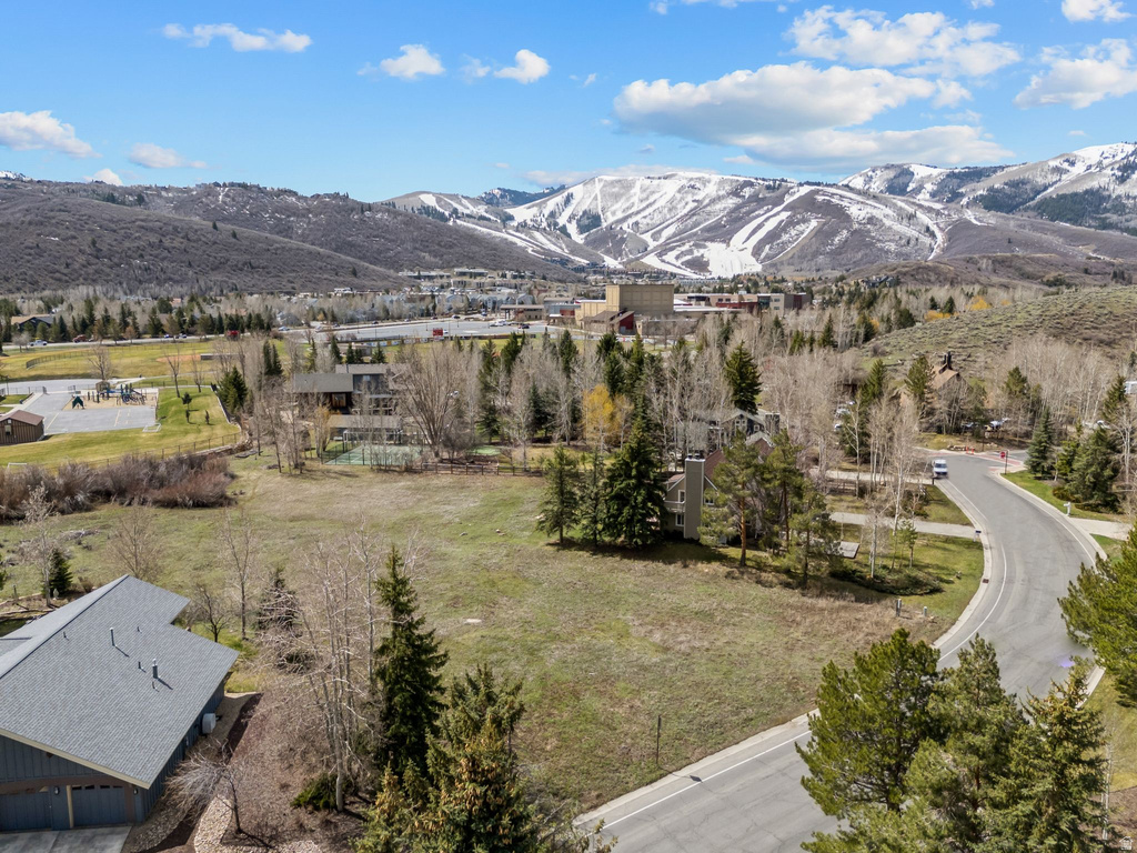 2045  LUCKY JOHN DR Park City, UT 84060