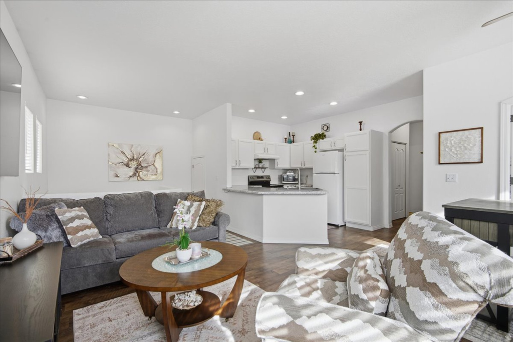 3854 W GARONNE AVE West Jordan, UT 84084