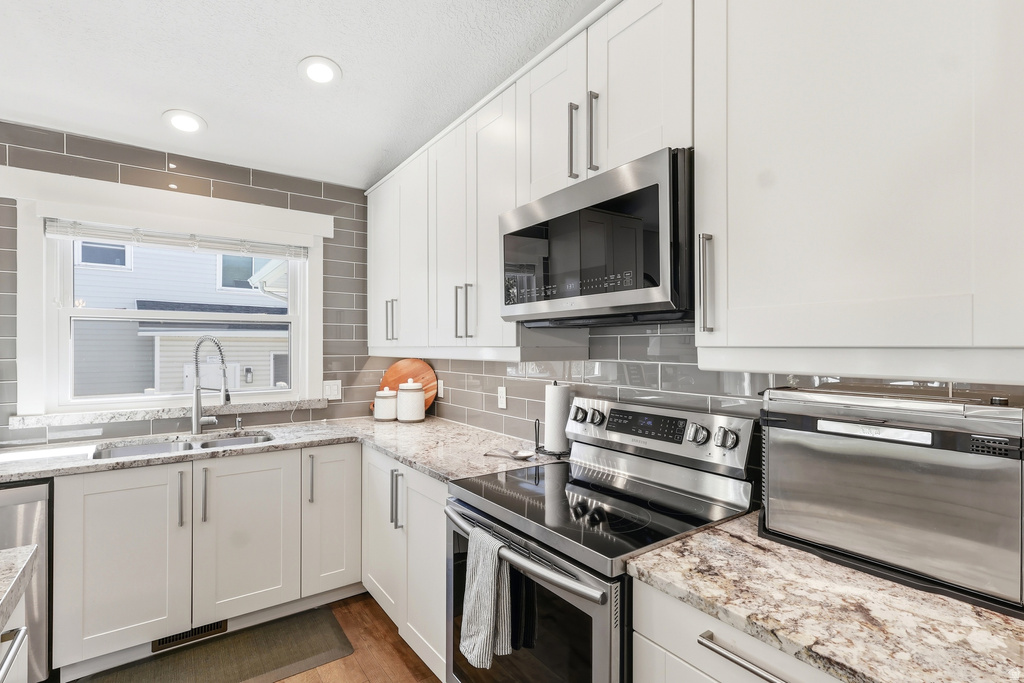 383 S 950 W Layton, UT 84041