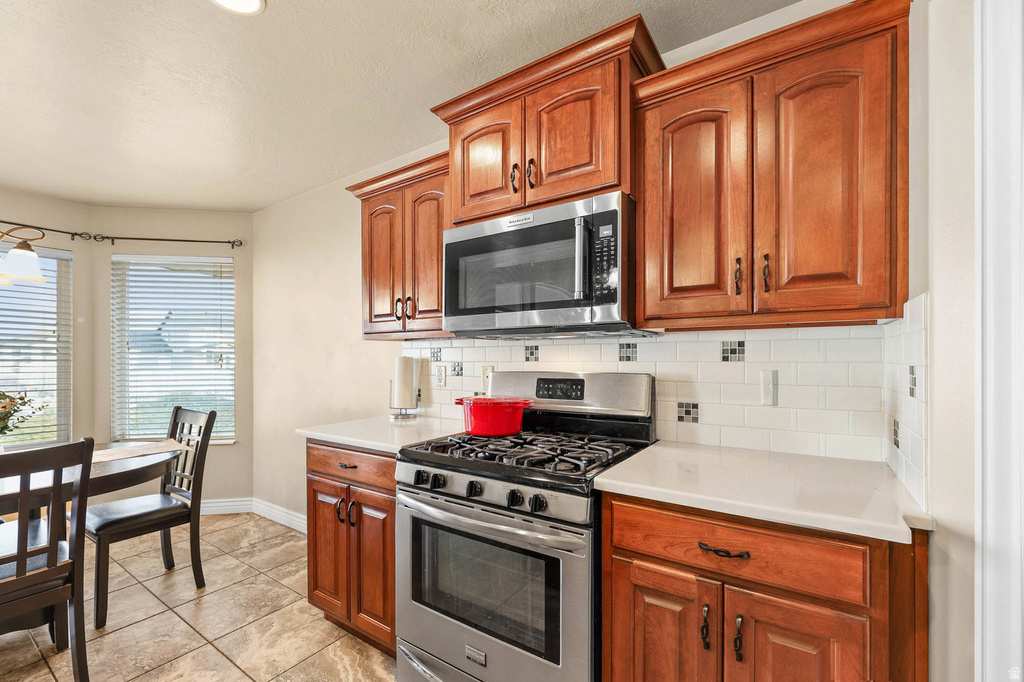 3942 N 2650 W Farr West, UT 84404