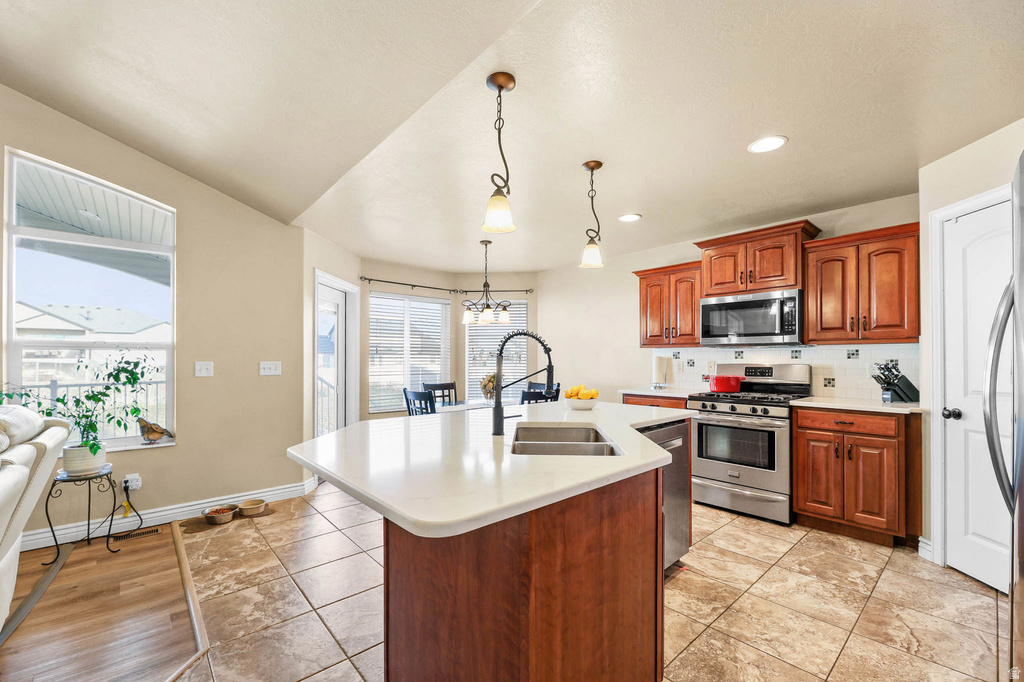 3942 N 2650 W Farr West, UT 84404
