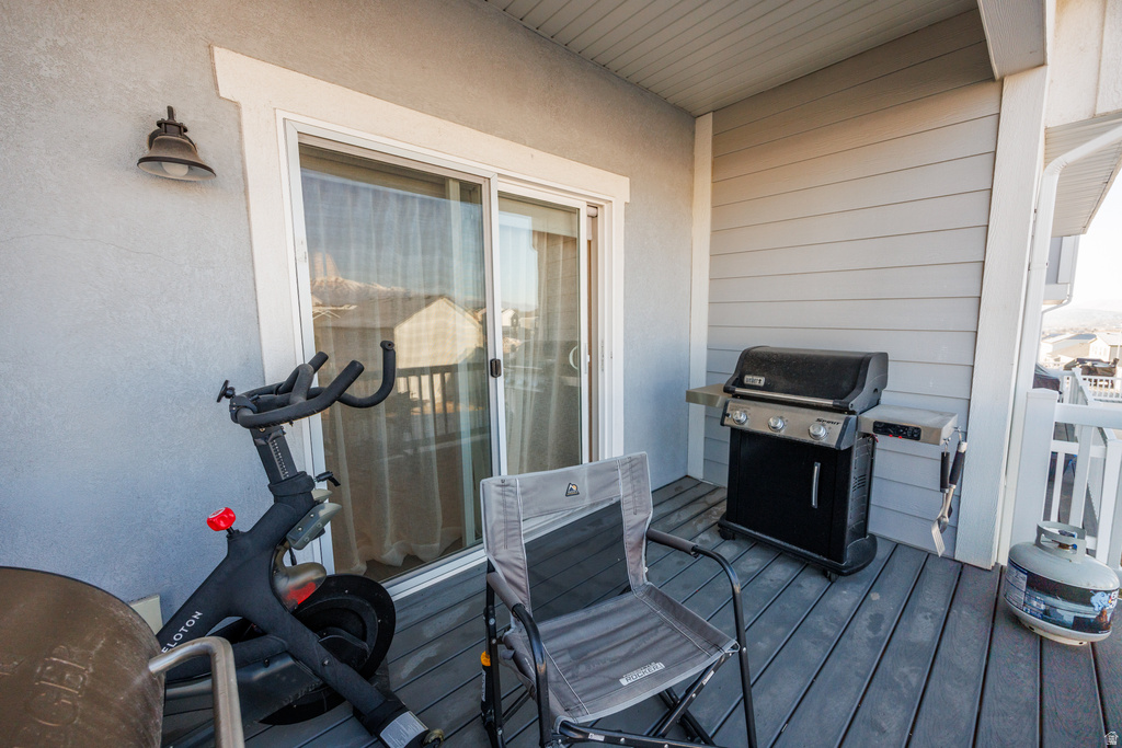 9817 N AARON AVE Eagle Mountain, UT 84005