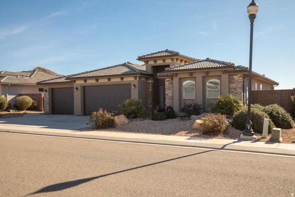 1212 E GORDON LN Washington, UT 84780