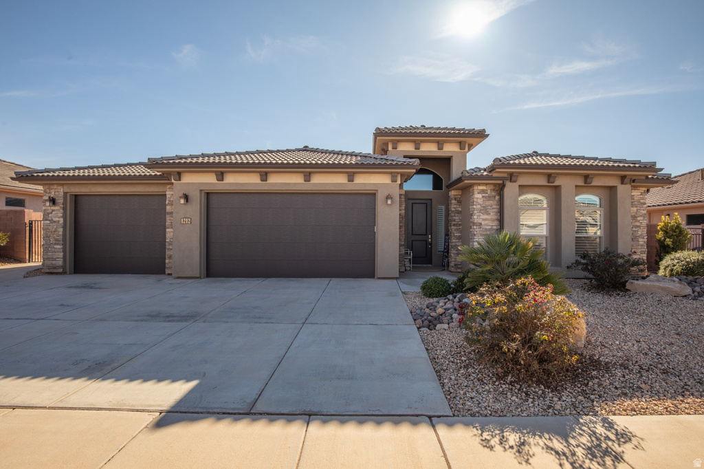 1212 E GORDON LN Washington, UT 84780