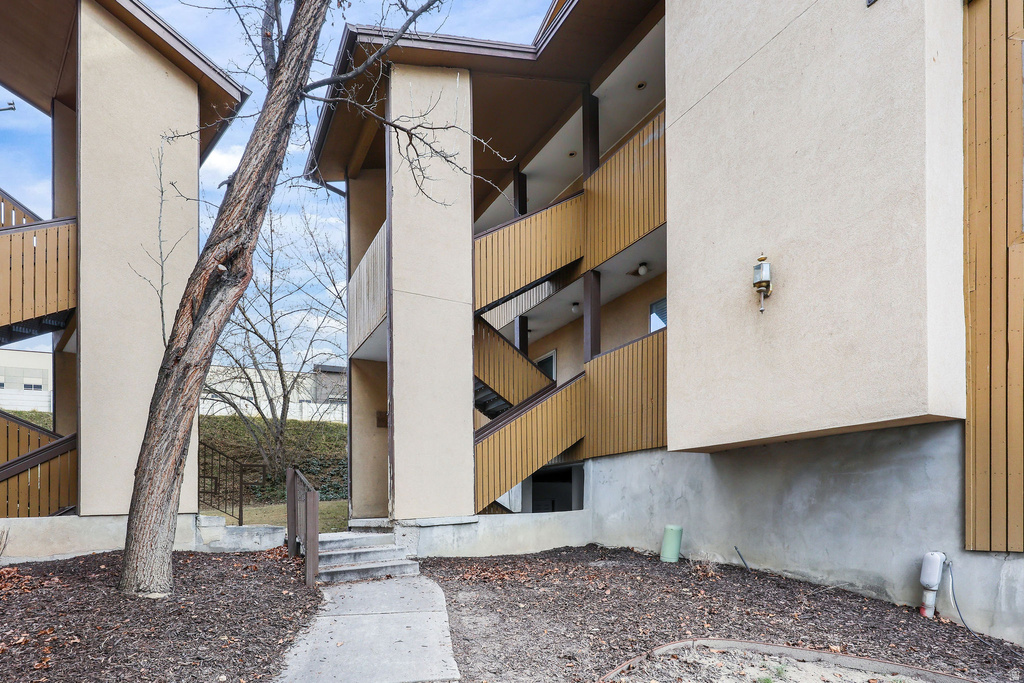 9153 S JEFFERSON PL Sandy, UT 84070