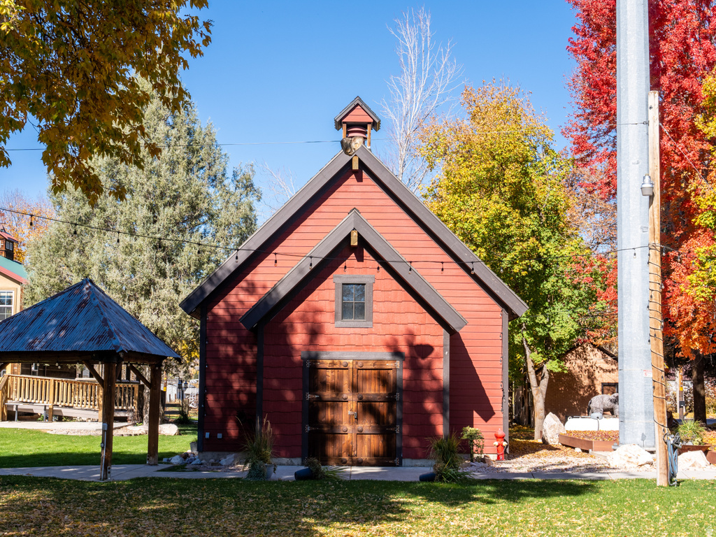 237 S 7400 E Huntsville, UT 84317