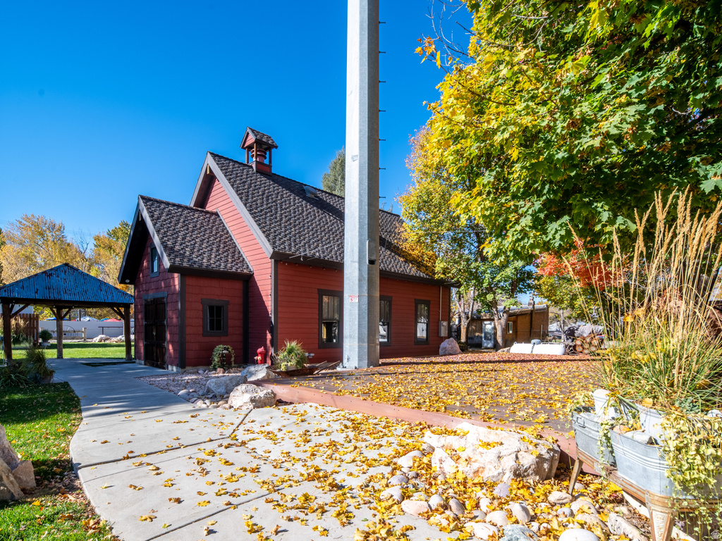 237 S 7400 E Huntsville, UT 84317