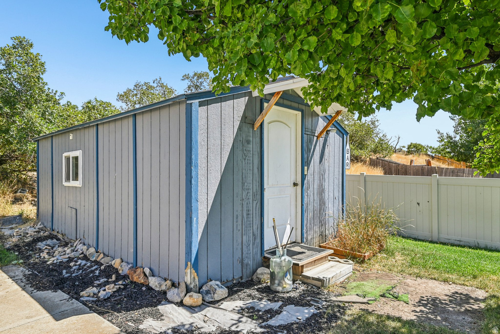 897 S CHEROKEE DR Pleasant Grove, UT 84062