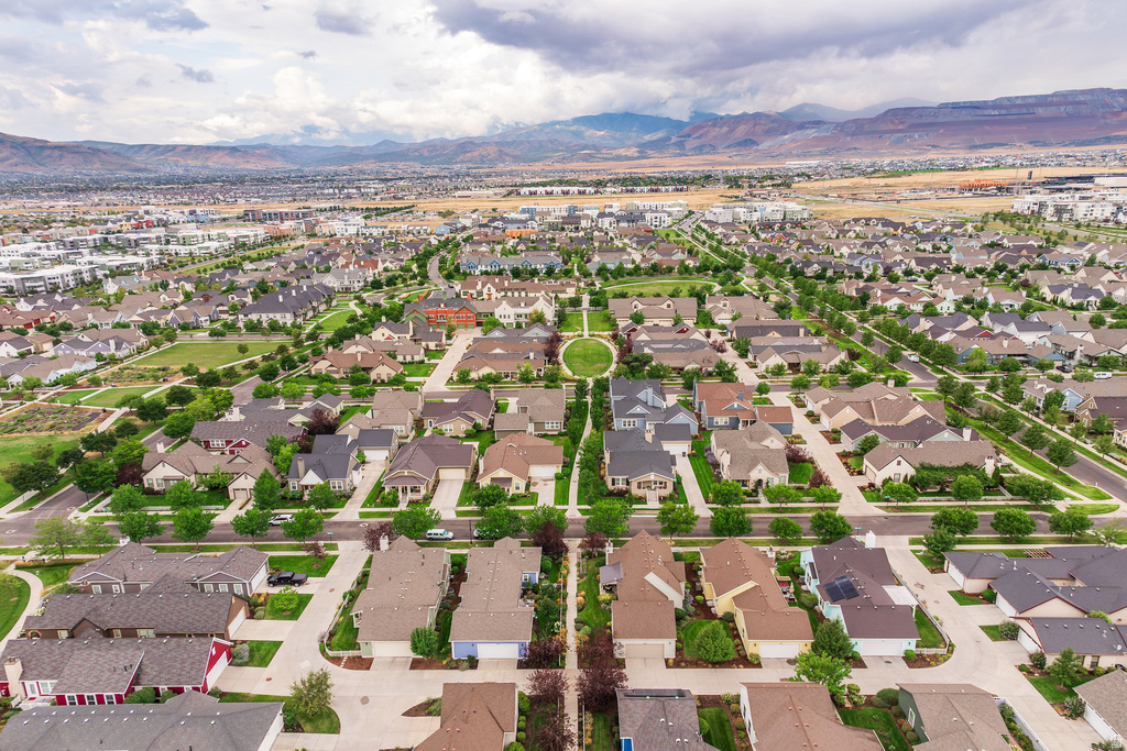 11067 S CASCABEL DR South Jordan, UT 84009