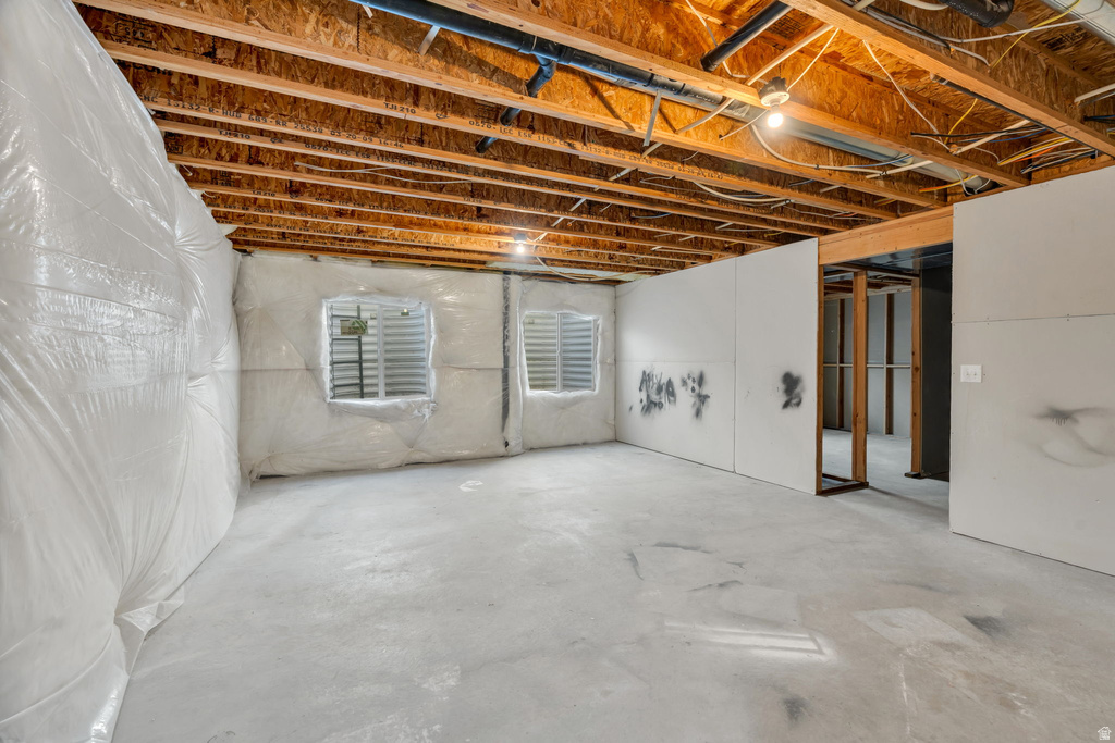 10227 S OQUIRRH LAKE RD South Jordan, UT 84095