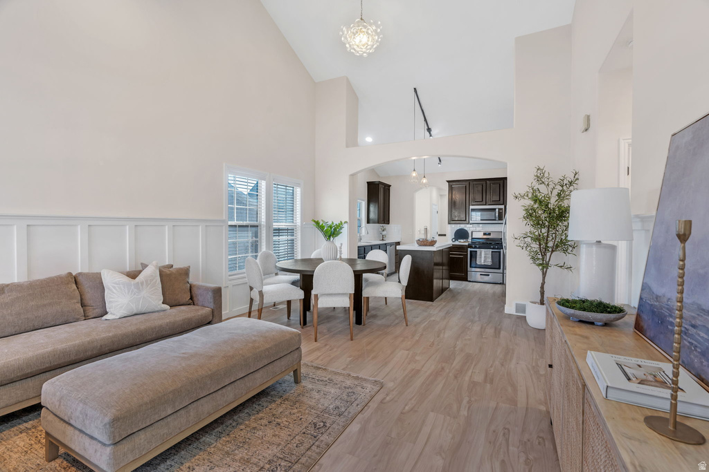 10227 S OQUIRRH LAKE RD South Jordan, UT 84095