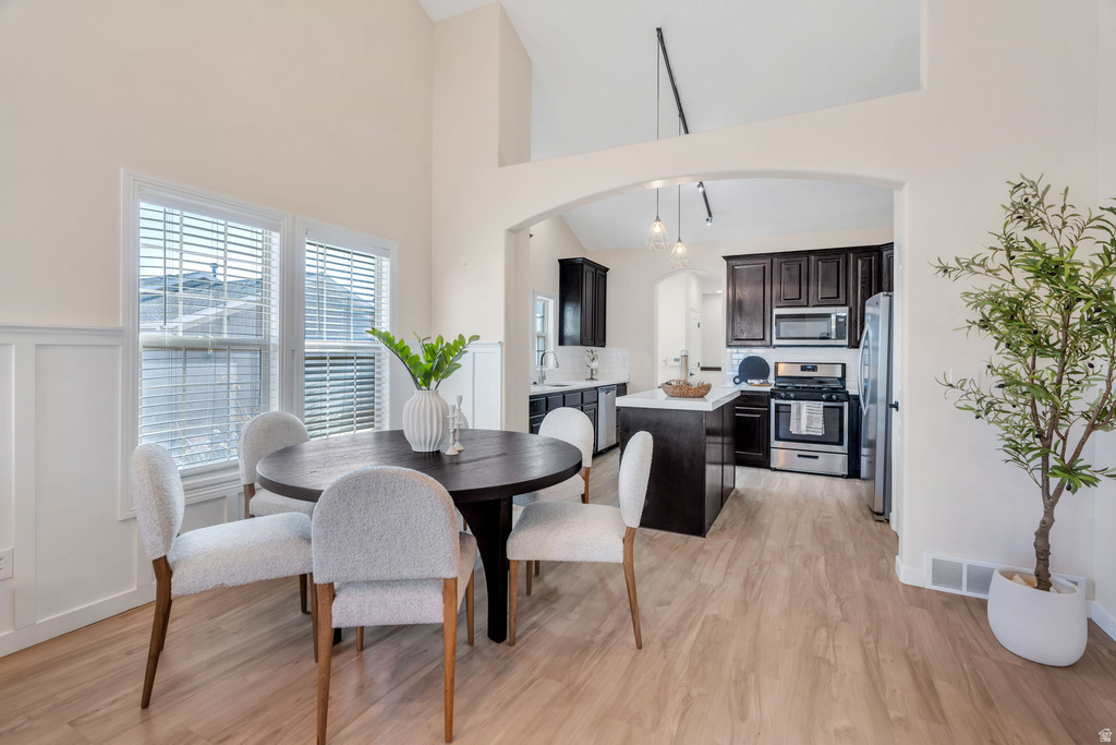 10227 S OQUIRRH LAKE RD South Jordan, UT 84095