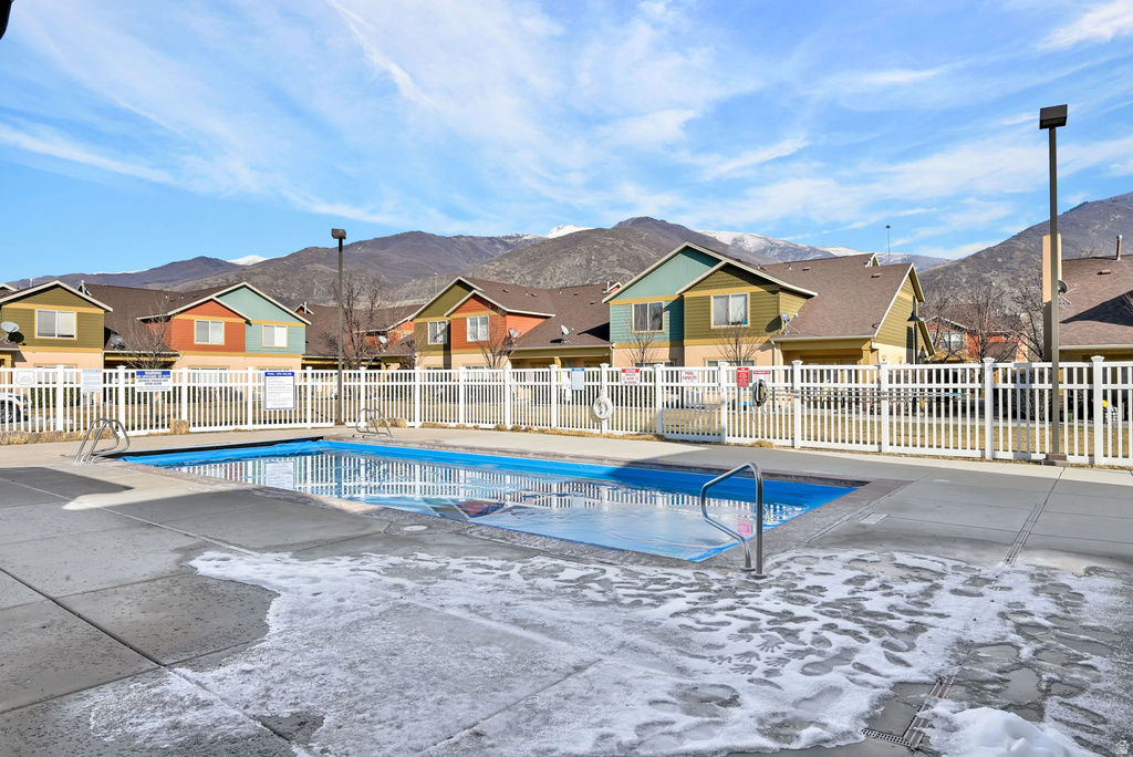 864 N FARMINGTON XING Farmington, UT 84025