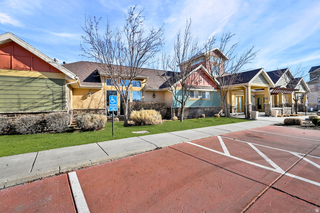 864 N FARMINGTON XING Farmington, UT 84025