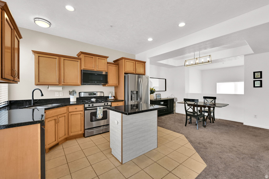 864 N FARMINGTON XING Farmington, UT 84025