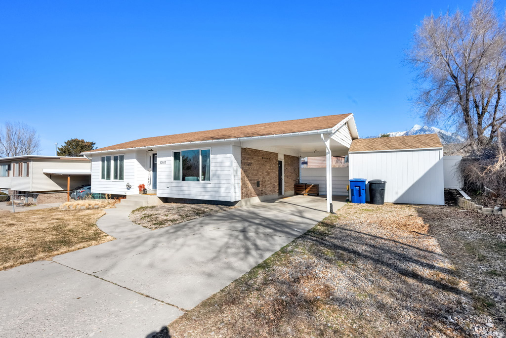 10517 S LARKSPUR DR Sandy, UT 84094