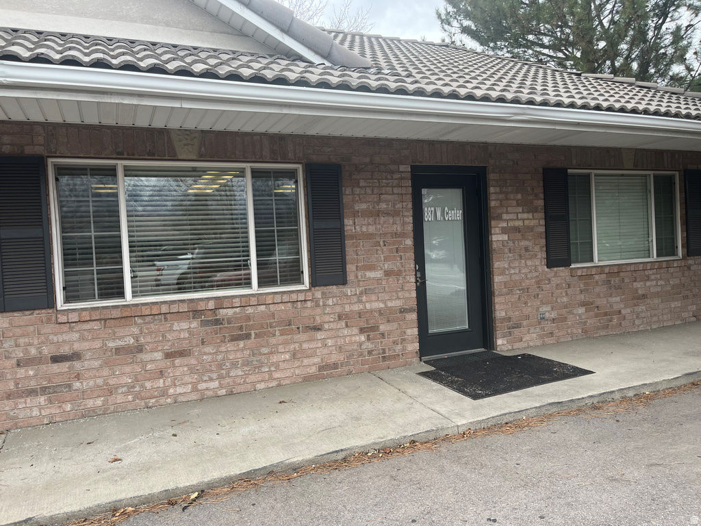 887 W Center St, Orem, UT 84057