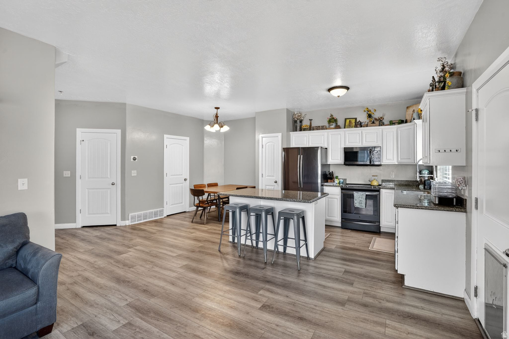 2016 E CEDAR TRAILS WAY Eagle Mountain, UT 84005