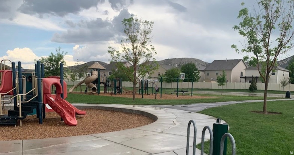 2016 E CEDAR TRAILS WAY Eagle Mountain, UT 84005