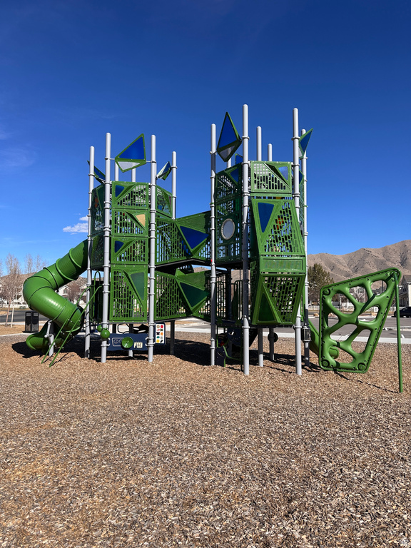 2016 E CEDAR TRAILS WAY Eagle Mountain, UT 84005