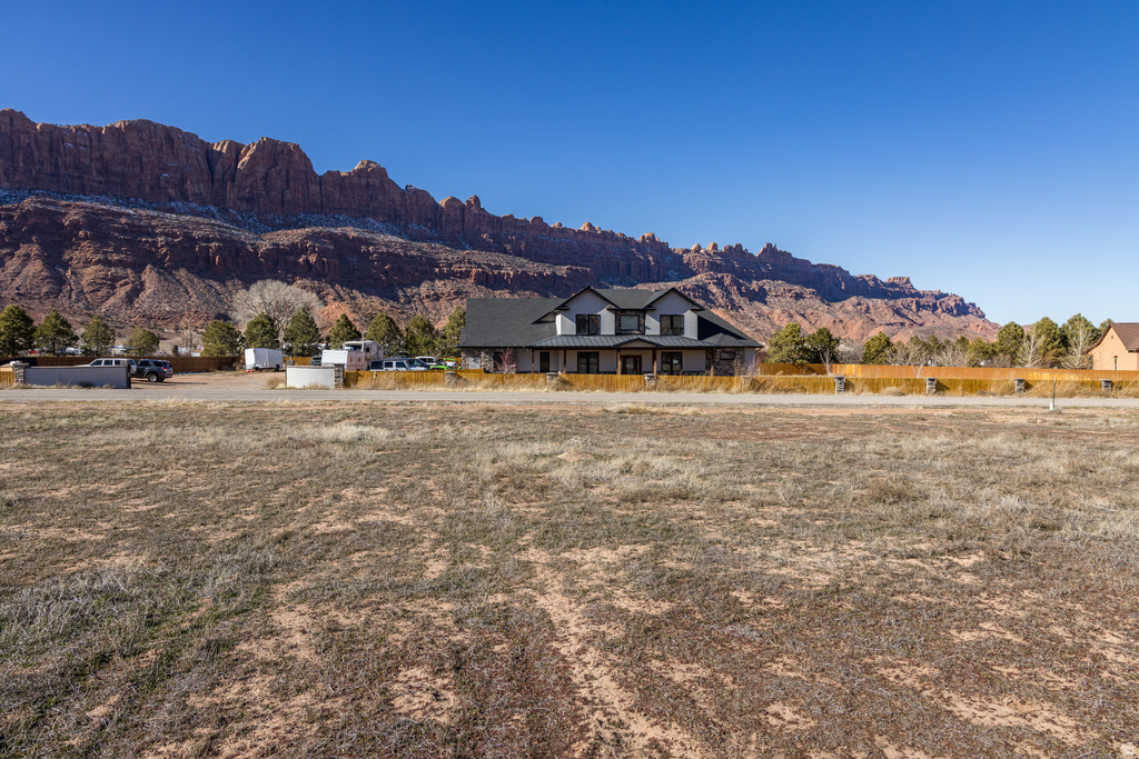 4690  LUNA CIR Moab, UT 84532