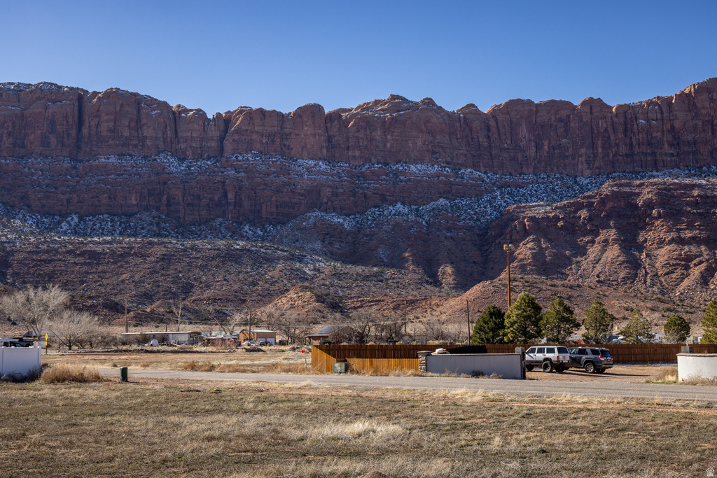 4690  LUNA CIR Moab, UT 84532