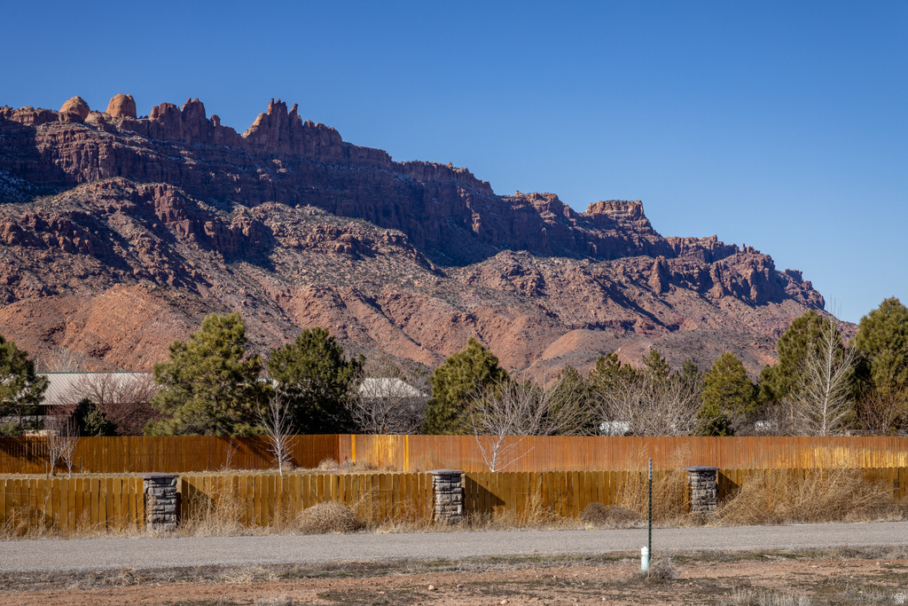 4690  LUNA CIR Moab, UT 84532