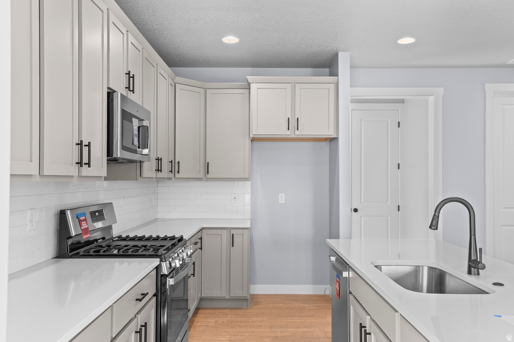 7046 W SWANSEA DR South Jordan, UT 84009