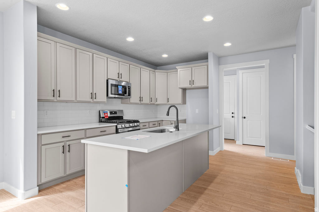 7046 W SWANSEA DR South Jordan, UT 84009