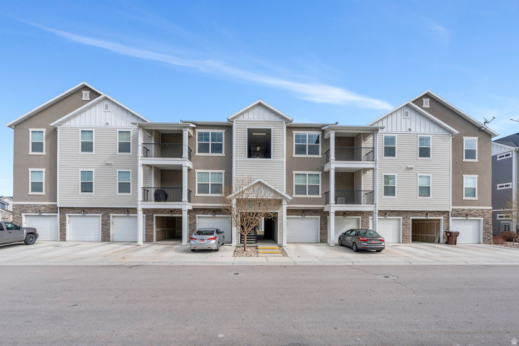 108 W SEASONS DR Vineyard, UT 84059