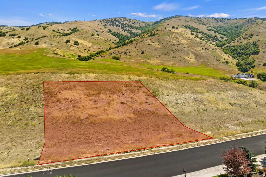 2758 N CANYON DR North Logan, UT 84341
