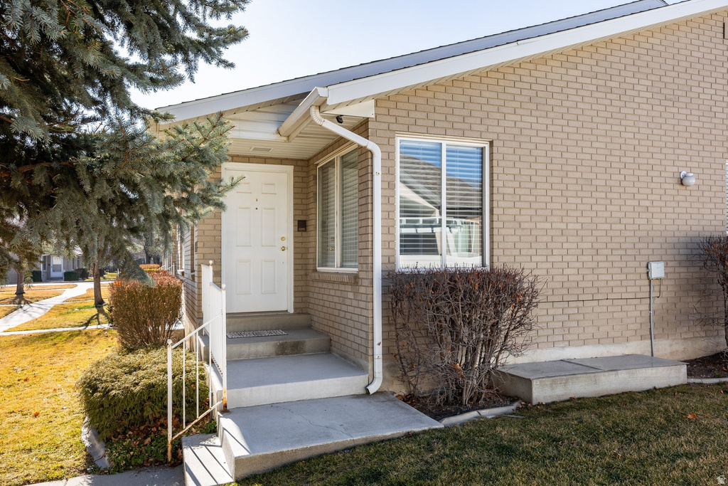 1598 W CORNERSTONE DR South Jordan, UT 84095