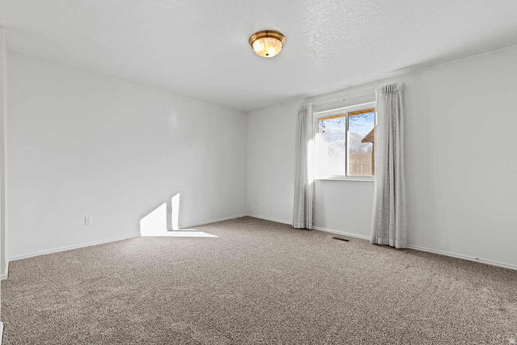 904 E 5650 S South Ogden, UT 84405