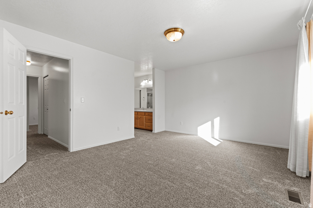 904 E 5650 S South Ogden, UT 84405