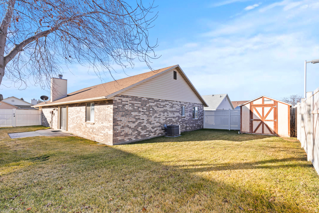 904 E 5650 S South Ogden, UT 84405