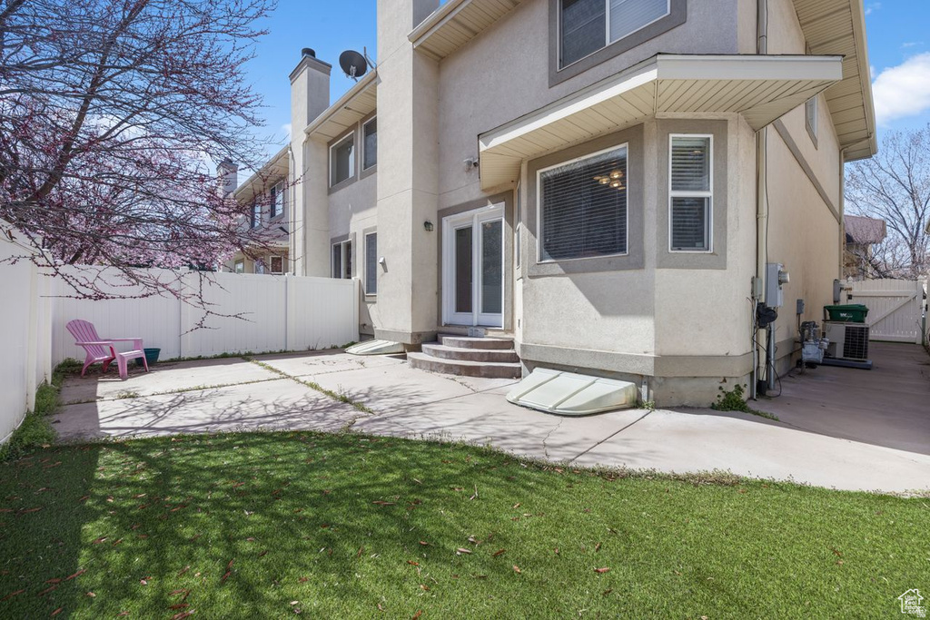 7819 S SPRUCE TREE LN Sandy, UT 84094