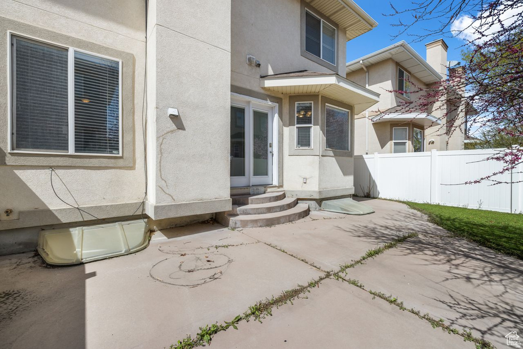 7819 S SPRUCE TREE LN Sandy, UT 84094