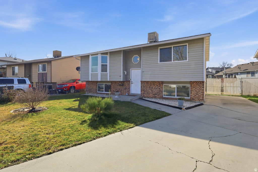 948 S 250 E Layton, UT 84041