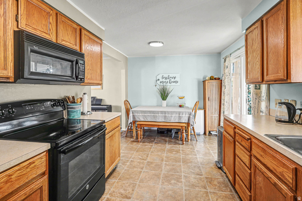 948 S 250 E Layton, UT 84041