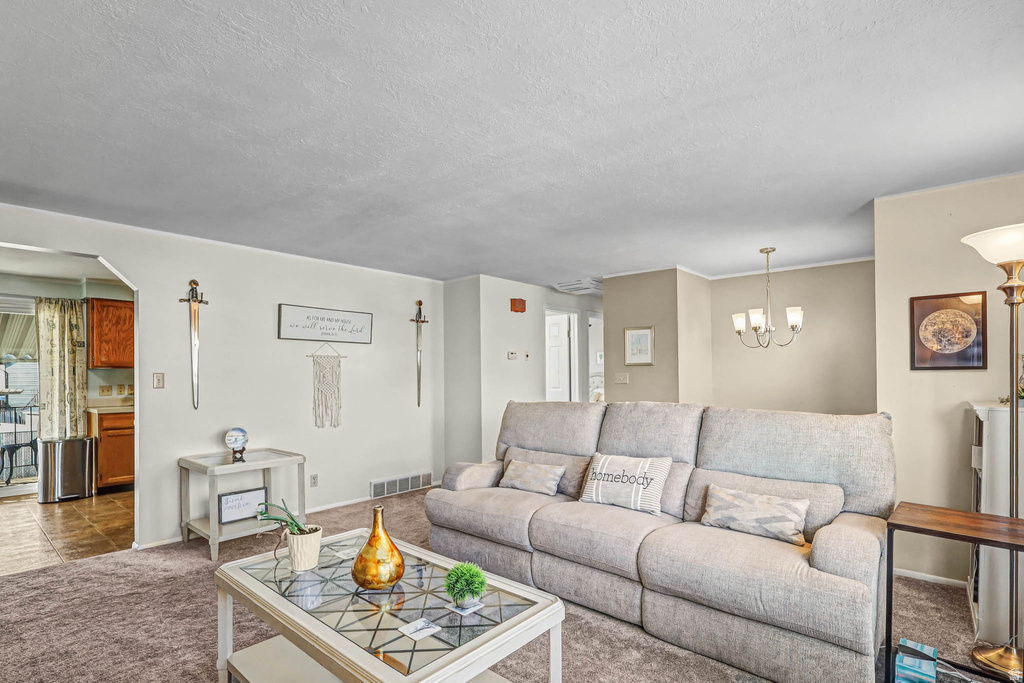 948 S 250 E Layton, UT 84041