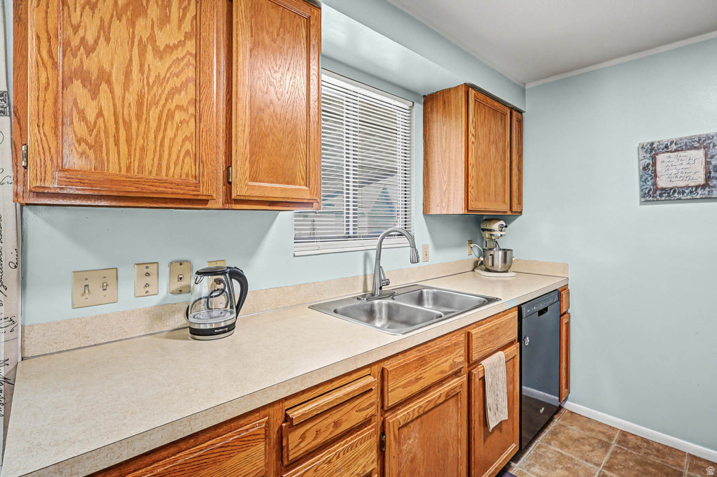 948 S 250 E Layton, UT 84041