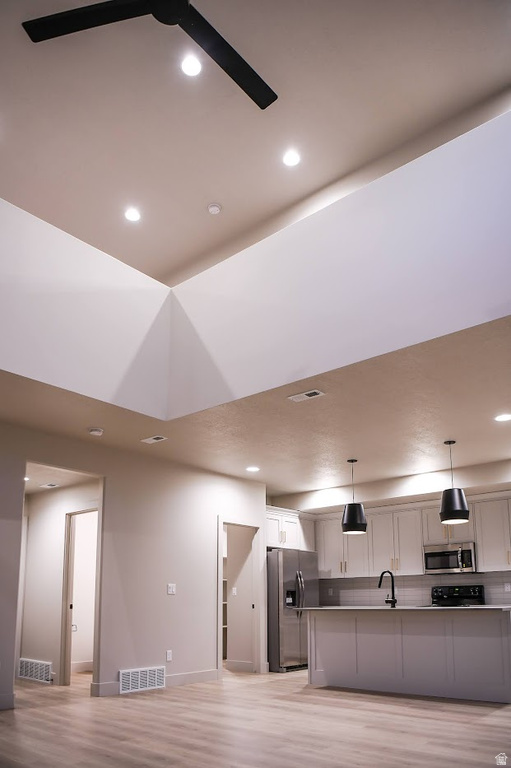 961 W 1910 S Syracuse, UT 84075