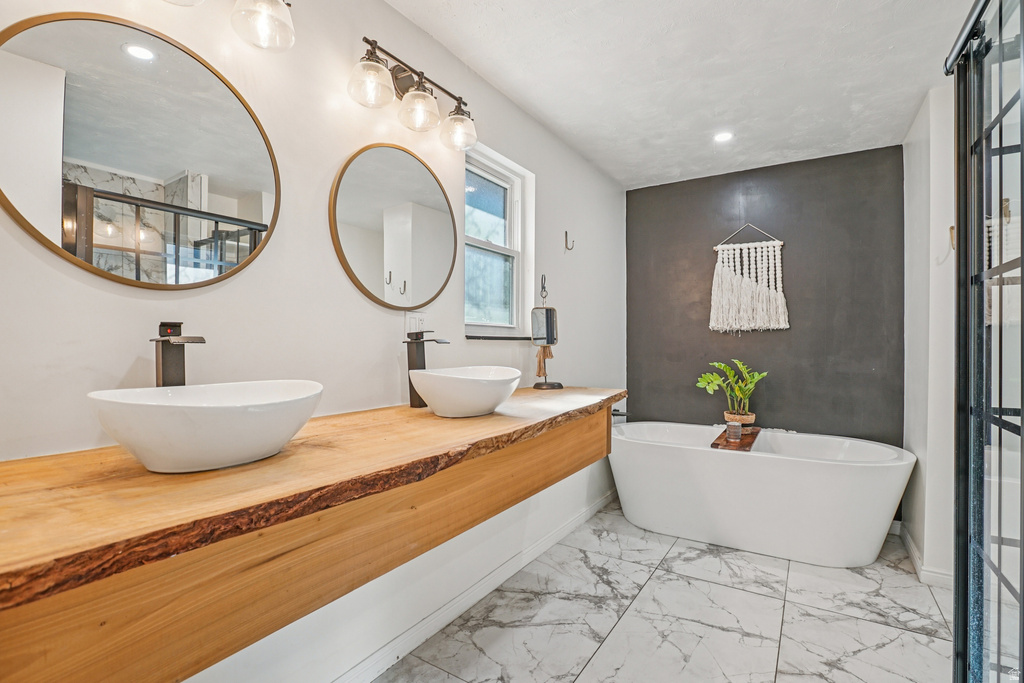 222 E CLEAR CREEK DR Sandy, UT 84070